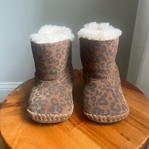UGG Baby Classic Boot in Leopard- size 2/3 (6-12 months)